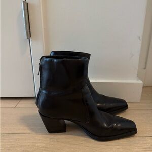 Vince Camuto Black Leather Pointed Toe Block Heel Ankle Boots